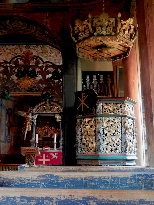 Lom interior
                    pulpit