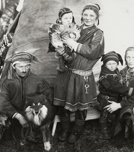 Sami
                    family Finland 1936