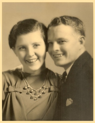Violet and Chris
              in 1936