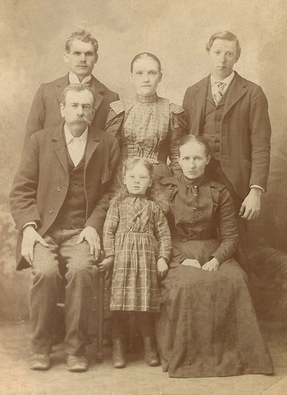 James J. Doyle fam about 1900