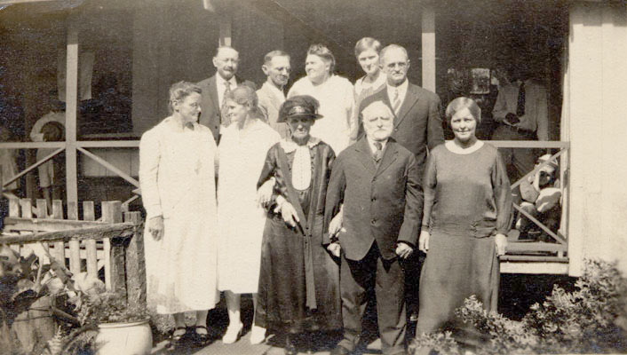 Wilhelmina and her
              grand parents